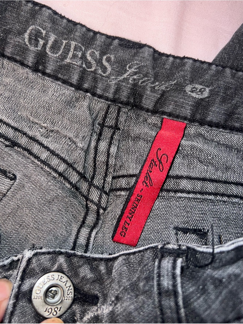 GUESS Sexy Skinny Leg Black Wash Distressed Jeans Size 28 - Picture 3 of 6
